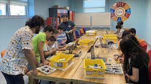 Bilim-İnsanı-Olmayı-Hayal-Eden-200-Genc-Cacabeyin-İzinden-Gidiyor