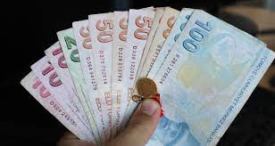 Çalışan emeklilere de 5 bin lira