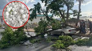 Kayseri'yi sağanak, dolu ve fırtına vurdu