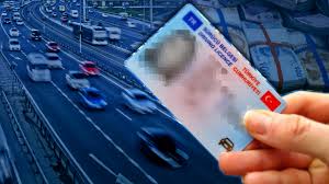 Trafikte saldırgan sürücülerin ehliyetleri geri alınacak