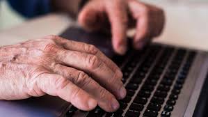 Yaşlılıkta teknoloji kullanımı demans riskini azaltabilir
