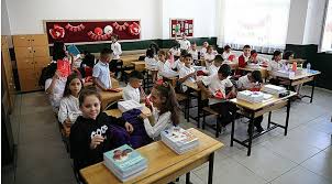 20 milyon öğrenci bugün ders başı yapacak