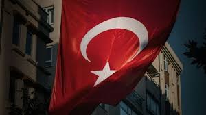 BİR BAYRAK GÖSTERİN